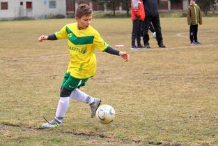 米兰体育入口-中国足球联赛推动足球文化深入社区，基于文化视角的中国足球发展困境与出路